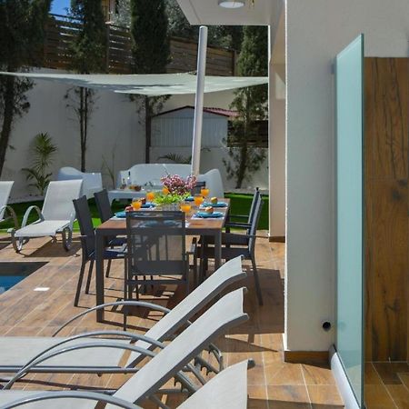Tsokkos Family Villa - Pool Garden 2' Walk To Beach Protaras Exterior foto